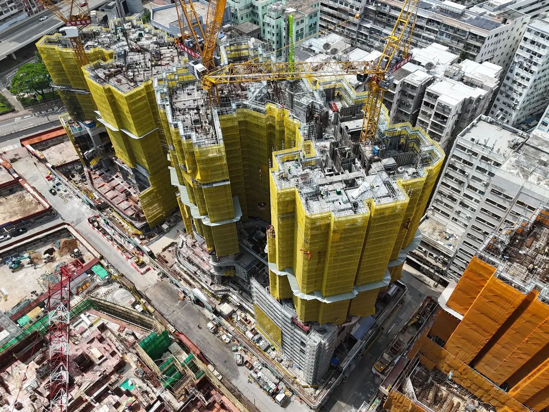 土瓜灣鴻福街及銀漢街：外牆工程施工現場